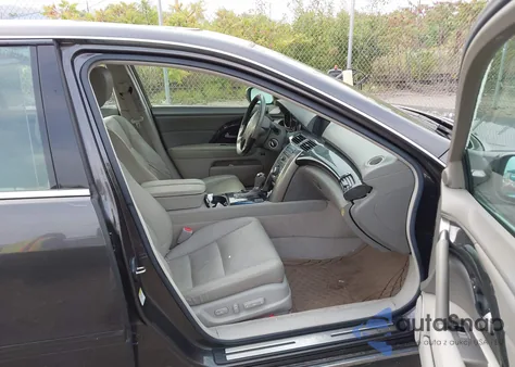 2010 Acura Rl 3.7 from USA, damaged, VIN JH4KB2F6XAC002573